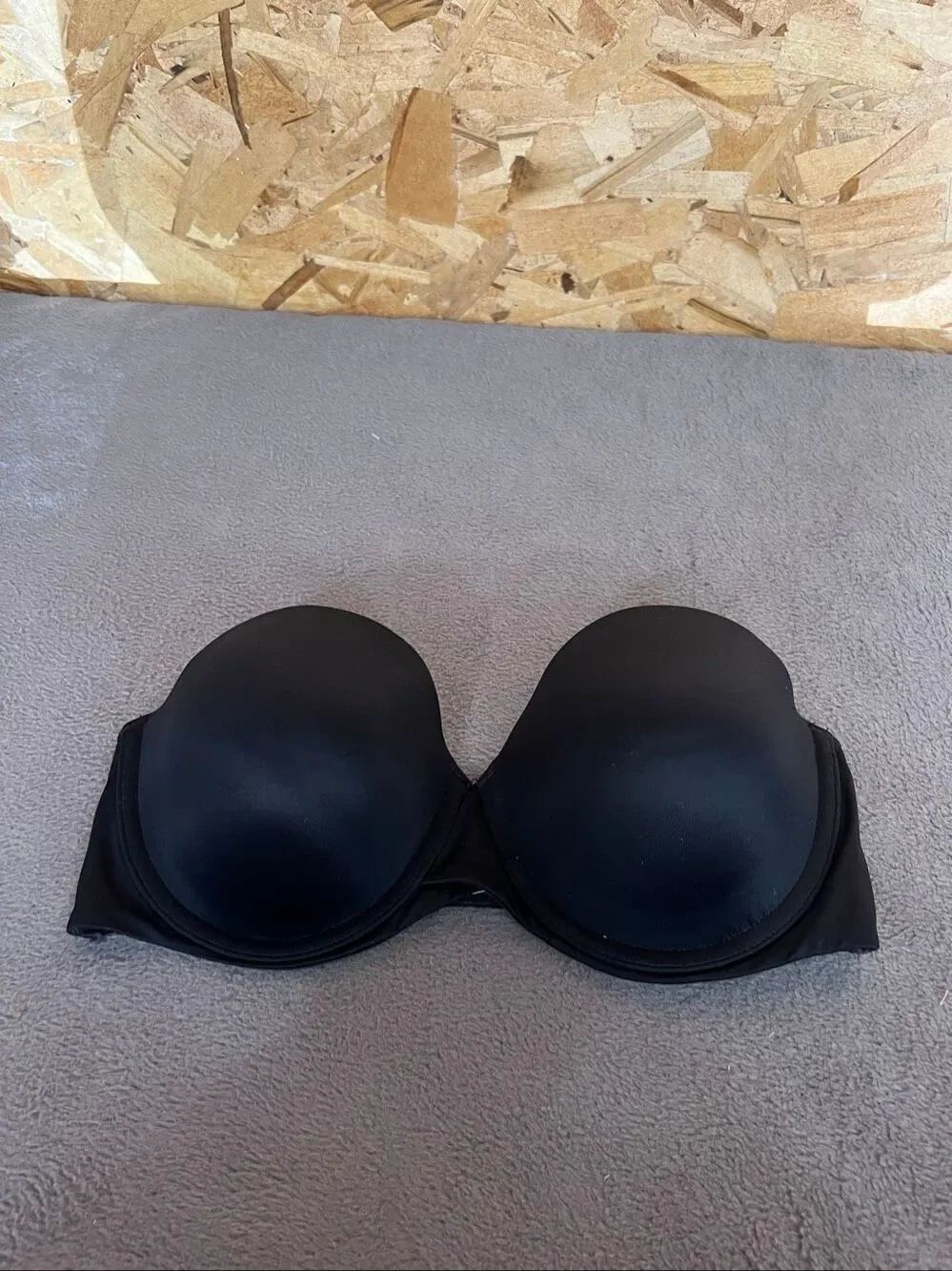 Maidenform Black Strapless Bra Woman’s Size 34D